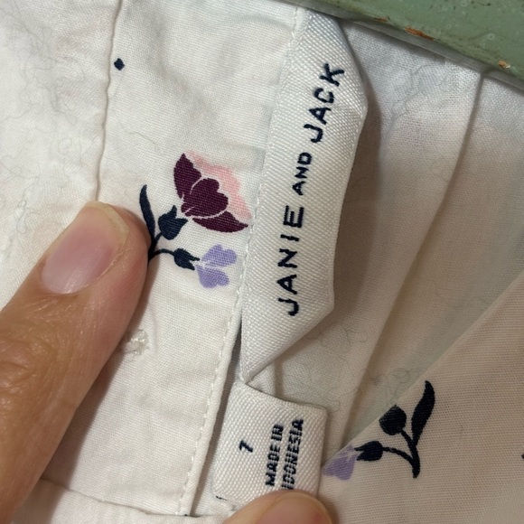 Janie and Jack Floral Blouse White Size 7 100% Cotton | puff sleeves | spring - Picture 2 of 4